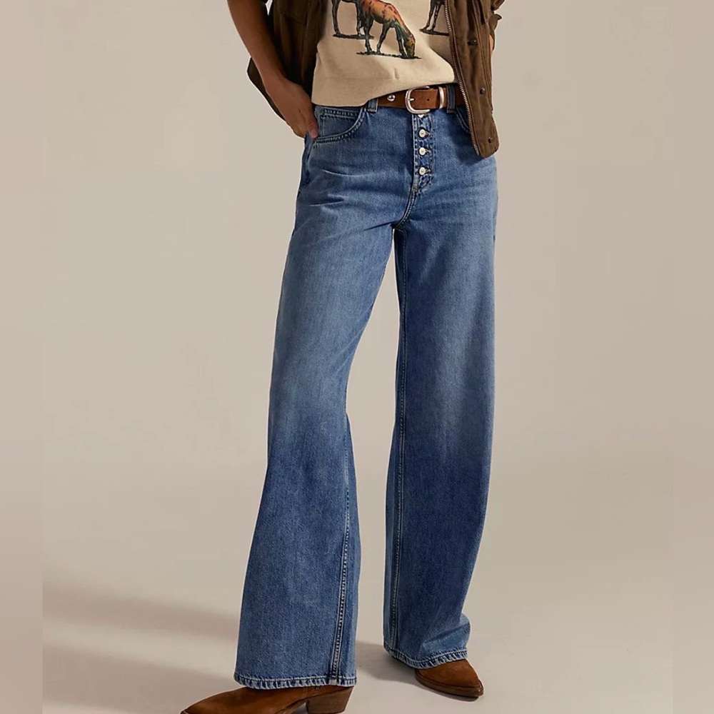 NWT We The Free Nia Boyfriend Jeans Womens Size 31 Buttonfly Free People